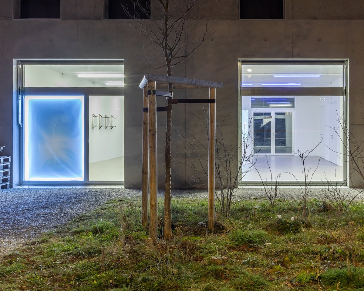 Luna Mahoux, <em>Sans titre</em>, impressions sur bâches, 2024, photo : Théo Dufloo.